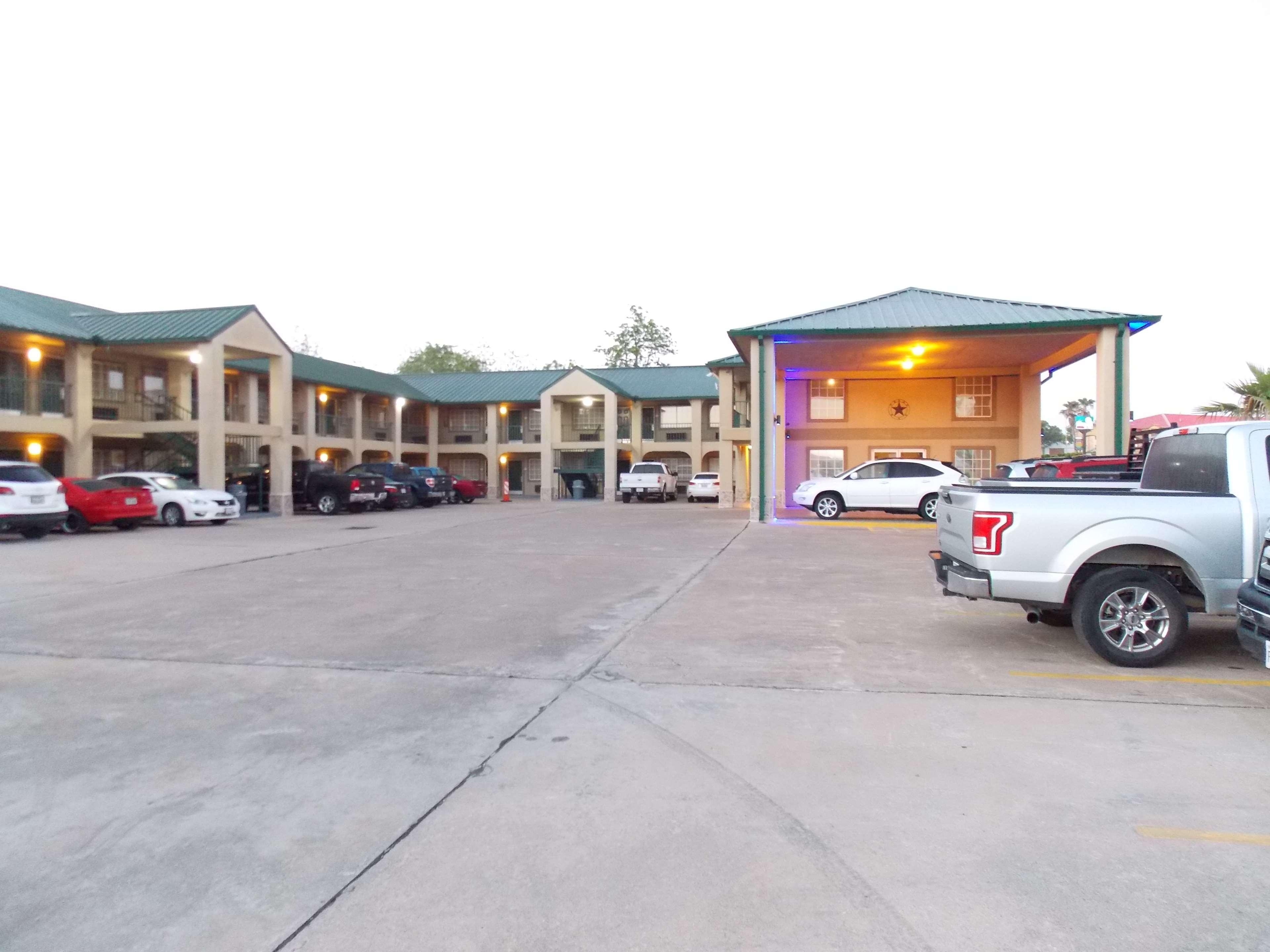 贝斯特韦斯特行政酒店 Hallettsville 外观 照片